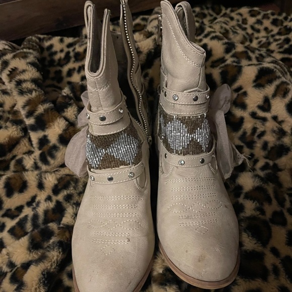 Women’s NOT RATED booties size 8.5 - Picture 2 of 5